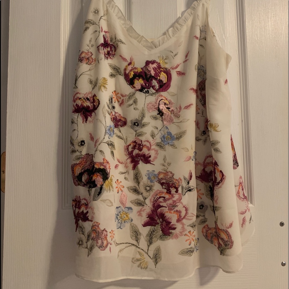 Beautiful Floral Embroidered WHBM Cami Top